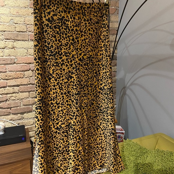 MIDI length wayf skirt - Picture 4 of 8